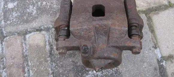 Toyota RAV 4 (XA20) Front brake caliper 4775042040