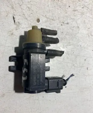 Volkswagen PASSAT B6 Vacuum valve 1K0906627A 06T304 70086800