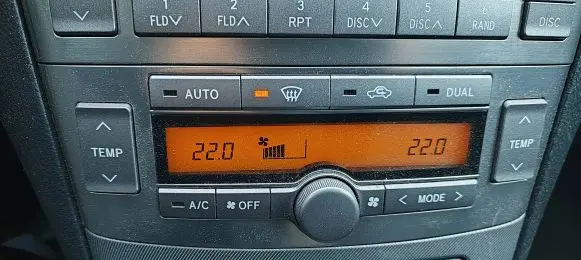 Toyota Avensis T250 Climate control unit 5590205050H 7F21213