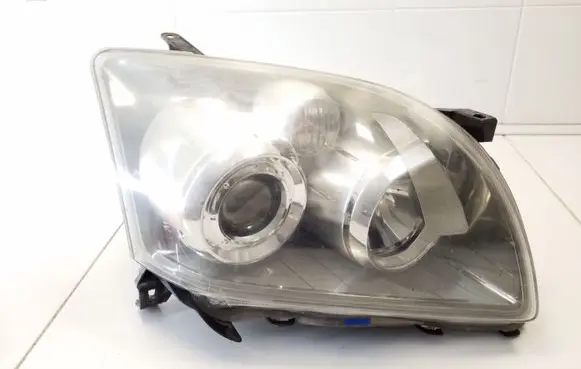 Toyota Avensis T250 Headlight/headlamp 8596724010 KOITO35109
