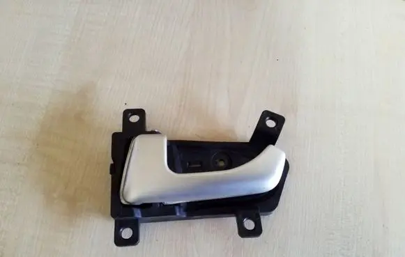 KIA Sportage Front door interior handle 826103U000
