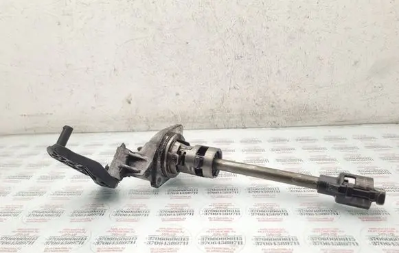 Volkswagen PASSAT B6 Gear selector/shifter in gearbox 020301230B