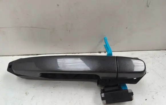 Toyota Auris 150 Front door coupe exterior handle/bracket 692110D901