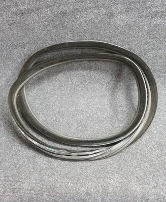 Rear door rubber seal (on body)