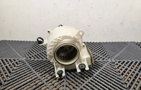 Lexus CT 200H Hybrid/electric vehicle battery fan G923076010 1173004812