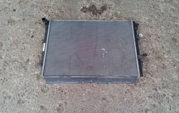 Volkswagen Tiguan Coolant radiator 5N0121253L