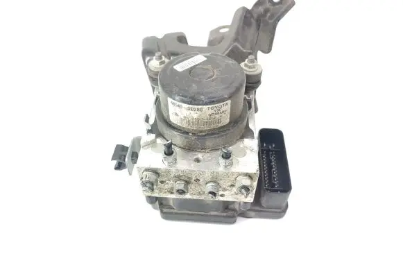 Toyota Yaris ABS Pump 445400D280