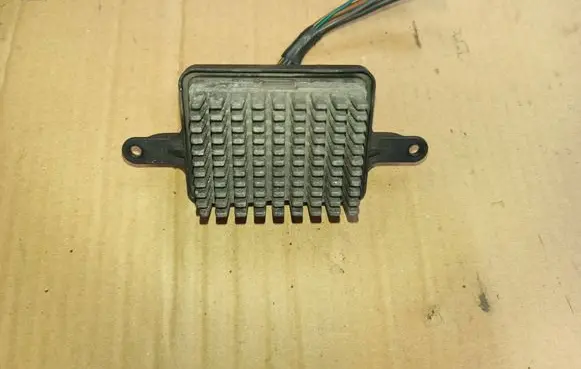 Renault Latitude (L70) Heater blower motor/fan resistor U4631003 U4631003001VBF