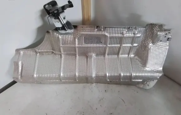 Exhaust heat shield