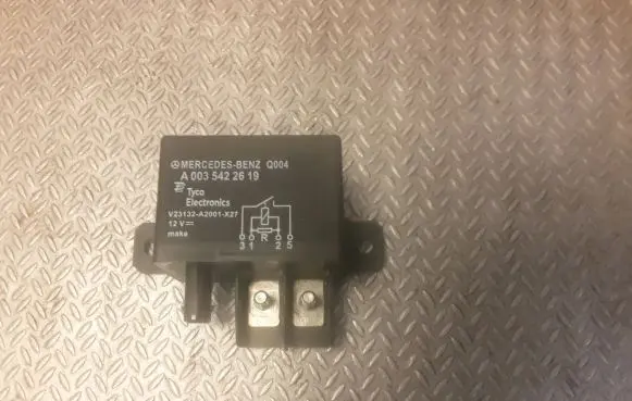 Mercedes-Benz C W204 Other relay 0035422619