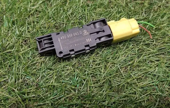Audi A3 S3 8P Airbag deployment crash/impact sensor 4B0959643D