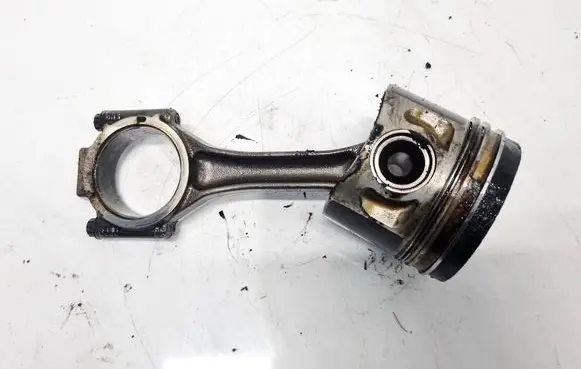 Volkswagen PASSAT B5.5 Piston with connecting rod
