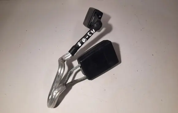 Audi A3 S3 A3 Sportback 8P Middle seatbelt buckle (rear) 8P0857739