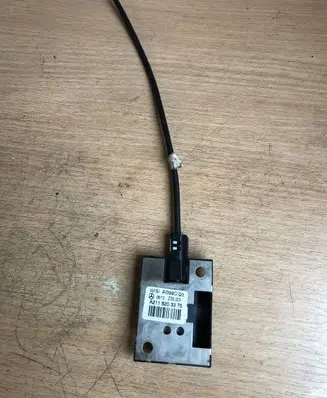 Mercedes-Benz R W251 Antenna control unit 2118203375