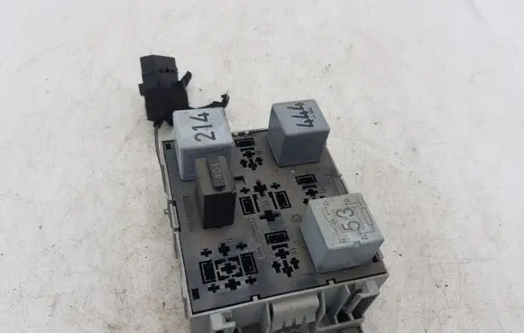 Volkswagen Touareg I Other relay 710937503A