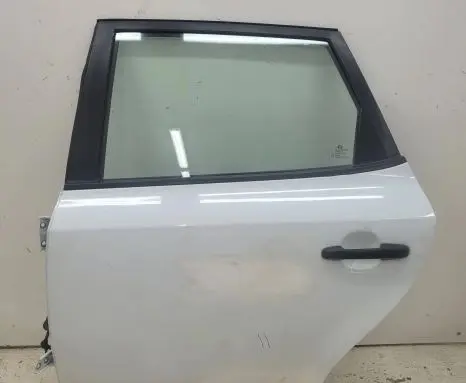 KIA Ceed Rear door
