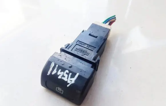 Subaru Forester SF Windscreen/window heater switch
