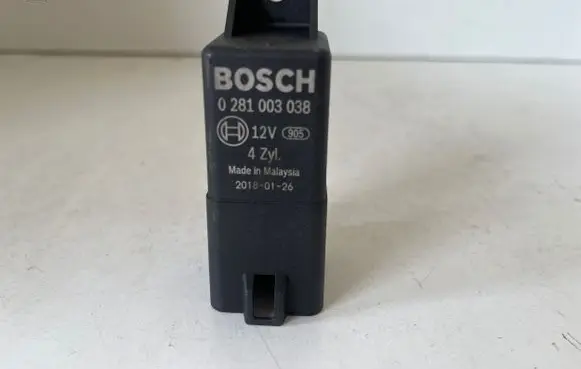 Audi A4 S4 B9 Glow plug pre-heat relay 038907281D
