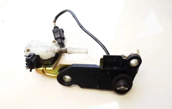 Volkswagen PASSAT B5.5 Tailgate exterior lock 3b9827297a