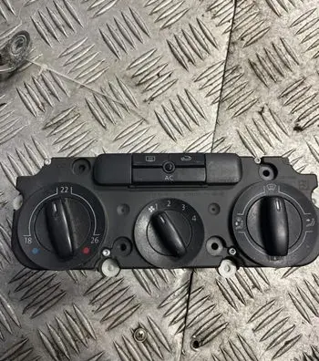 Volkswagen PASSAT B6 Climate control unit 1k0820047