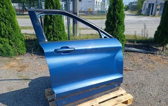 Ford Explorer VI Front door