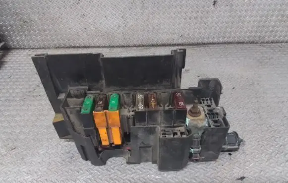 Renault Modus Fuse module