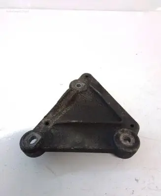 Opel Astra J Engine mounting bracket 55567289 68513599