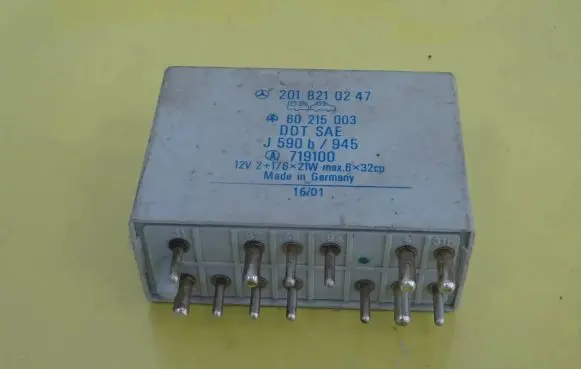 Mercedes-Benz E W124 Other relay 2018210247