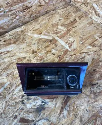 Mercedes-Benz E W124 Car ashtray