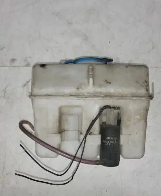 Suzuki Jimny Windscreen/windshield washer pump