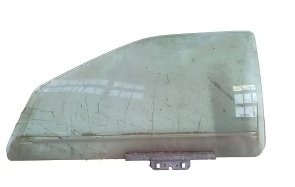 Ford Escort Front door window glass four-door 6972064