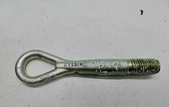 Nissan Qashqai+2 Towing hook eye 
