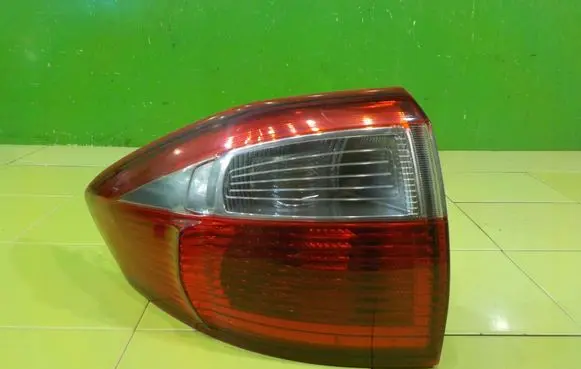 Ford C-MAX II Rear/tail lights 89079513