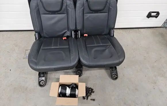 Ford Grand C-MAX Third row seats 