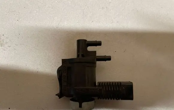 Vacuum valve
