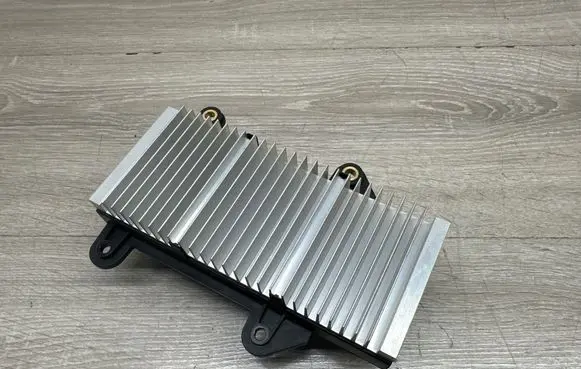BMW 7 E65 E66 Power management control unit 6957026 8ES00827017 525725