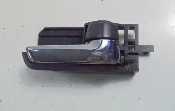 Suzuki Swift I Rear door interior handle