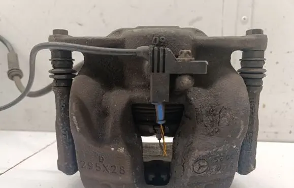 Mercedes-Benz GLA W156 Front brake caliper