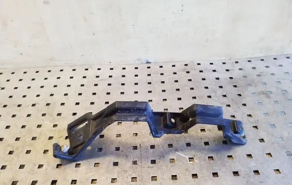 Land Rover Discovery 3 - LR3 Front bumper mounting bracket DPN500021
