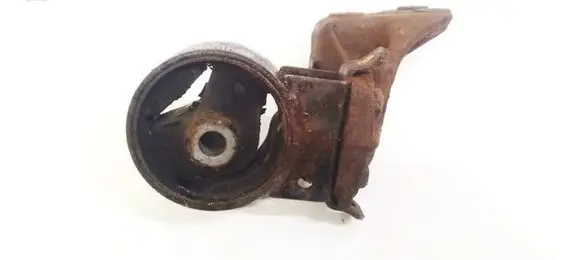 Toyota Yaris Engine mount bracket