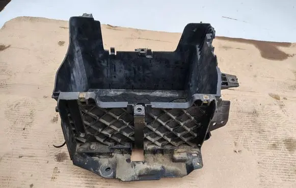 Battery bracket