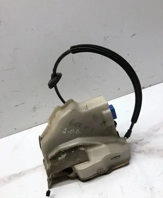 Volkswagen Golf V Front door lock