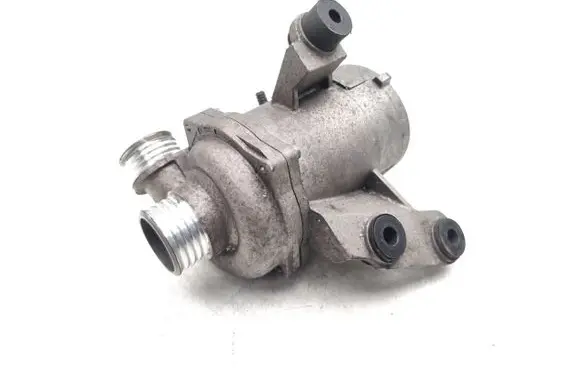BMW 1 E81 E87 Water pump 7561229
