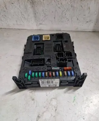 Peugeot 3008 I Comfort/convenience module 9664059080