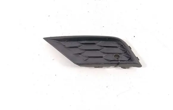 Volkswagen Tiguan Front bumper lower grill 5NA853665A