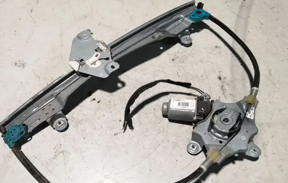 Renault Twingo II Front door window regulator with motor R119359ARM 400956C