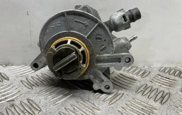 BMW M5 Vacuum pump 7566291 11667566291