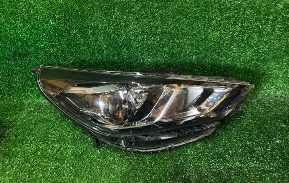 Hyundai i30 Headlight/headlamp 92102G4510