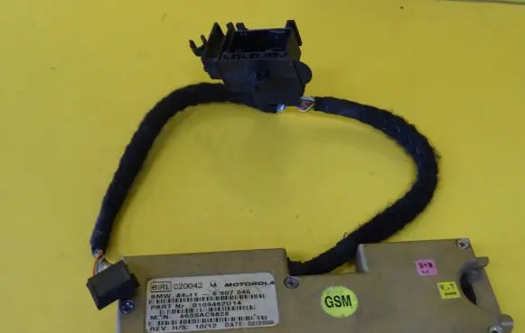 BMW 5 E39 Antenna control unit 84116907046 84.11-6907046 0109462U14