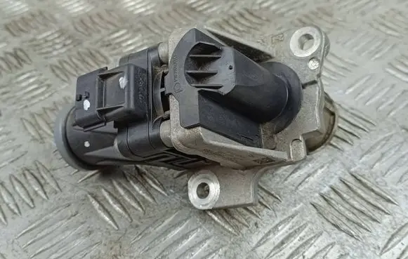 Nissan Pulsar EGR valve 7172RAT1 199151065 H8201411538